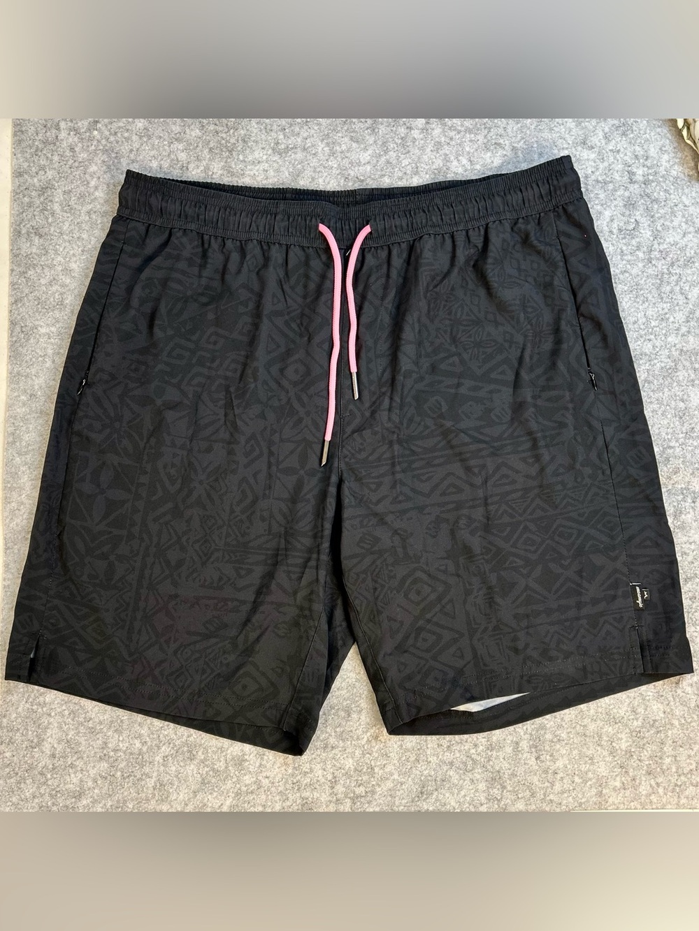 New Maamgic Men’s Black Striped Swim Trunks / Compression Lining / XL